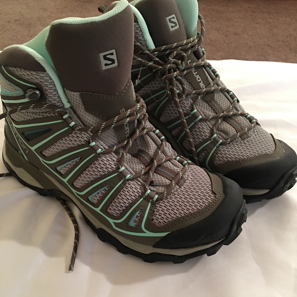 Women’s Salomon hiking trail boots